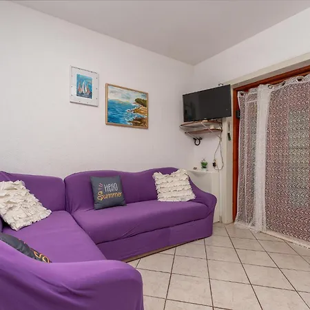 Apartment Cozy In With Wifi Pakostane