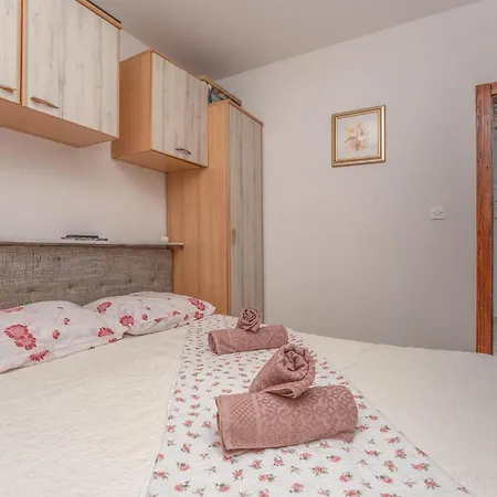 Stunning In * Pakoštane