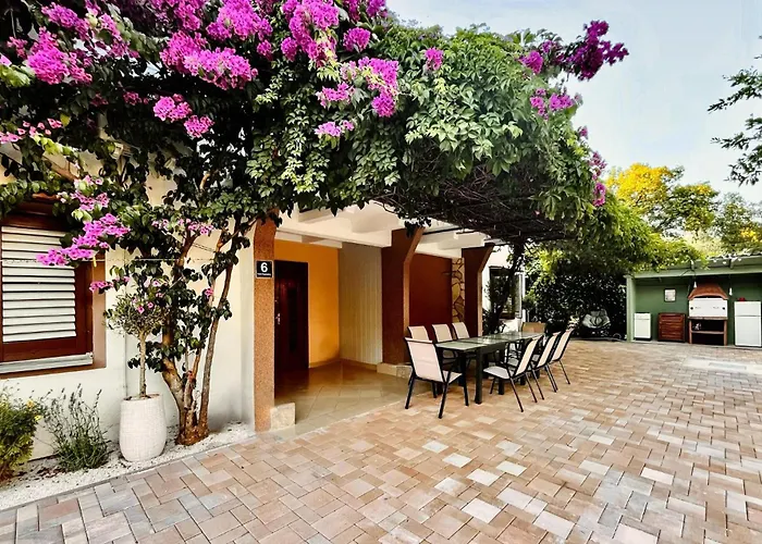 Stunning In Pakoštane