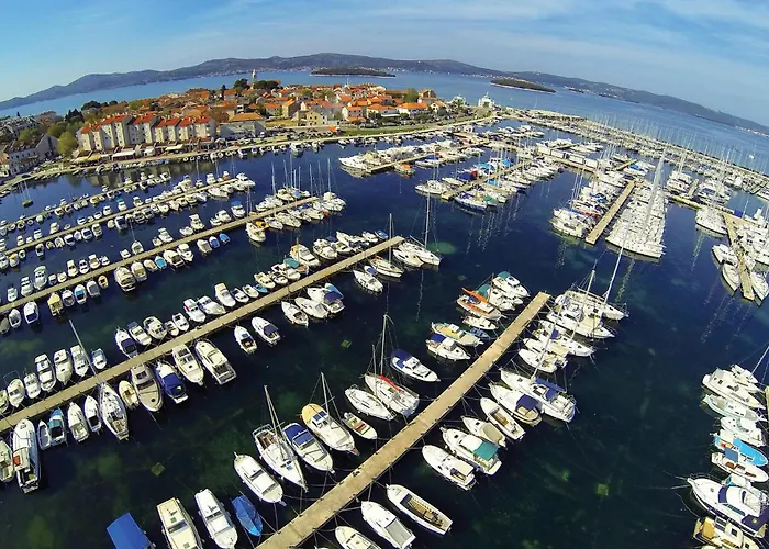 Lägenhet Stunning In Pakoštane